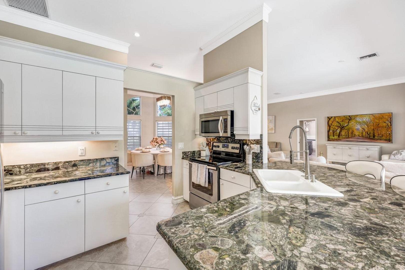 Lux Family 3 Bedroom With Pool Villa Walk To Beach And Mercato Нейплс Экстерьер фото