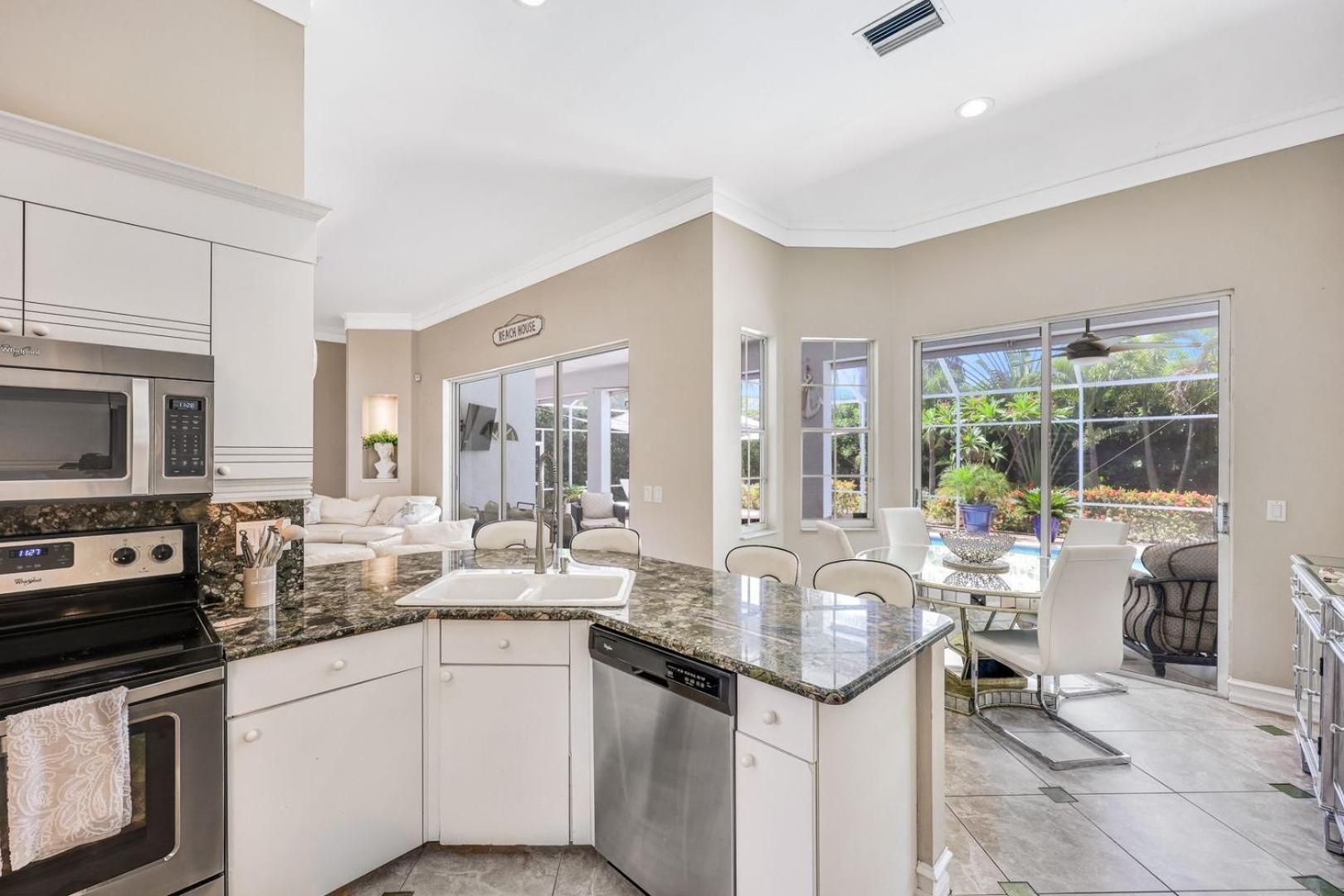 Lux Family 3 Bedroom With Pool Villa Walk To Beach And Mercato Нейплс Экстерьер фото