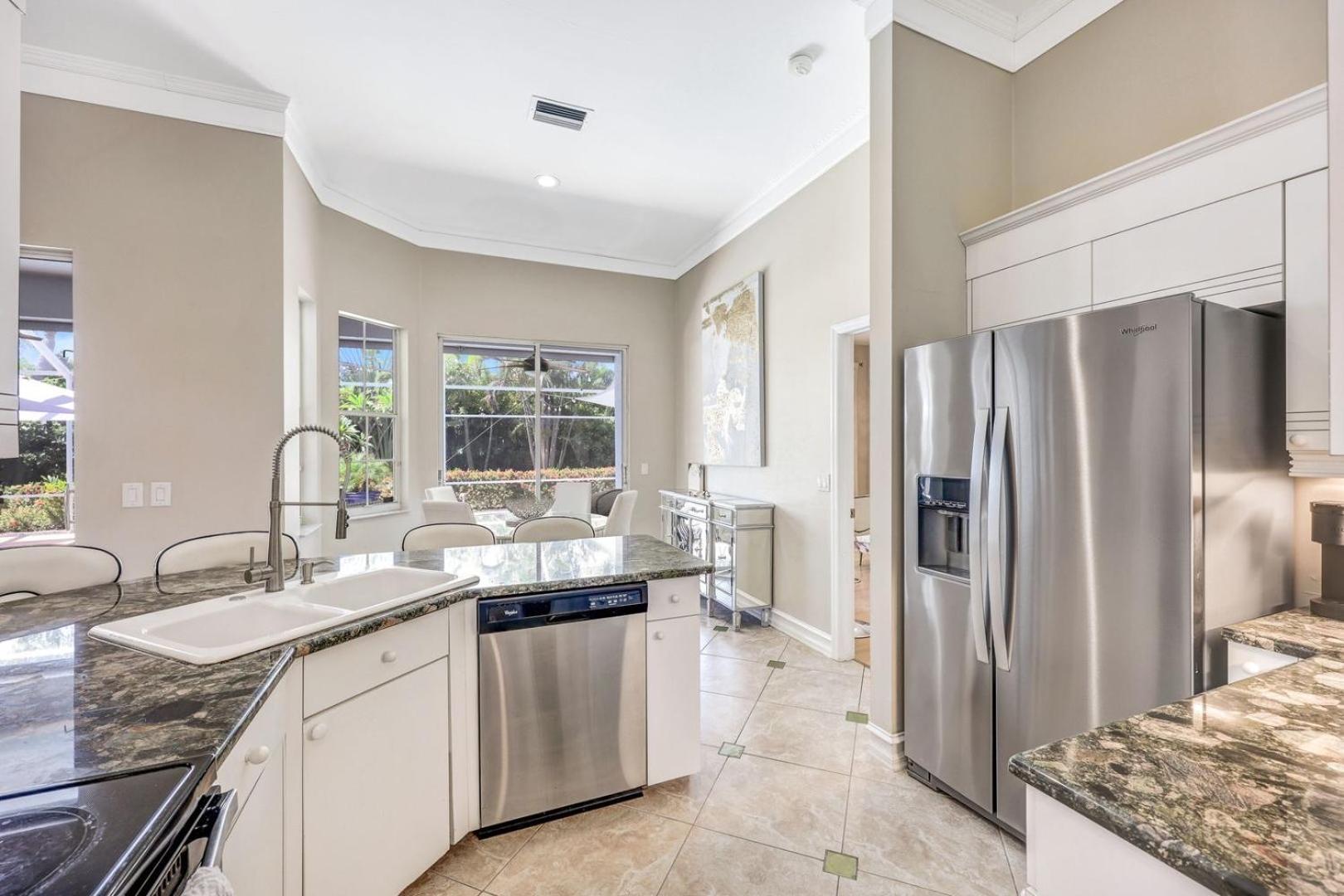 Lux Family 3 Bedroom With Pool Villa Walk To Beach And Mercato Нейплс Экстерьер фото