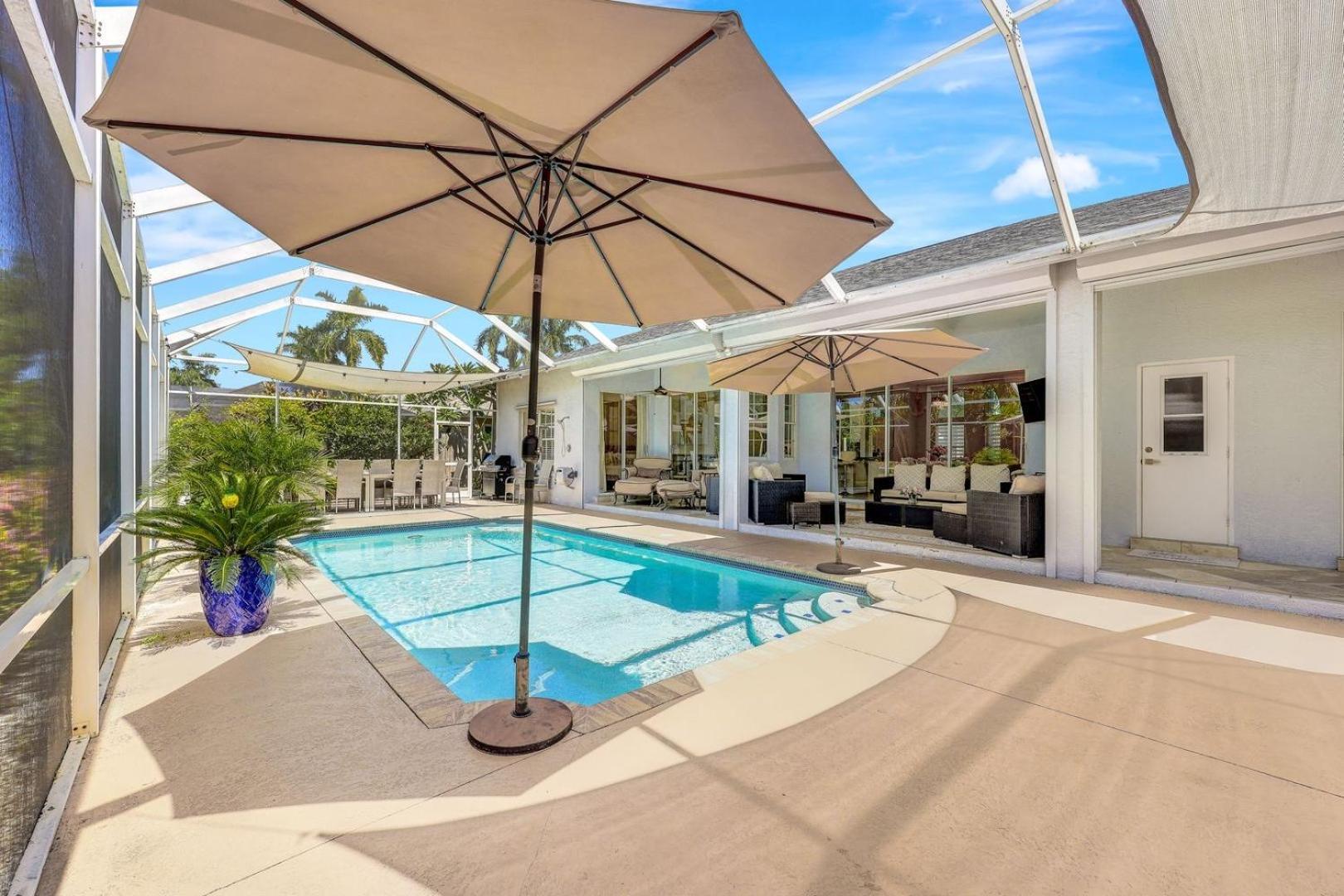 Lux Family 3 Bedroom With Pool Villa Walk To Beach And Mercato Нейплс Экстерьер фото